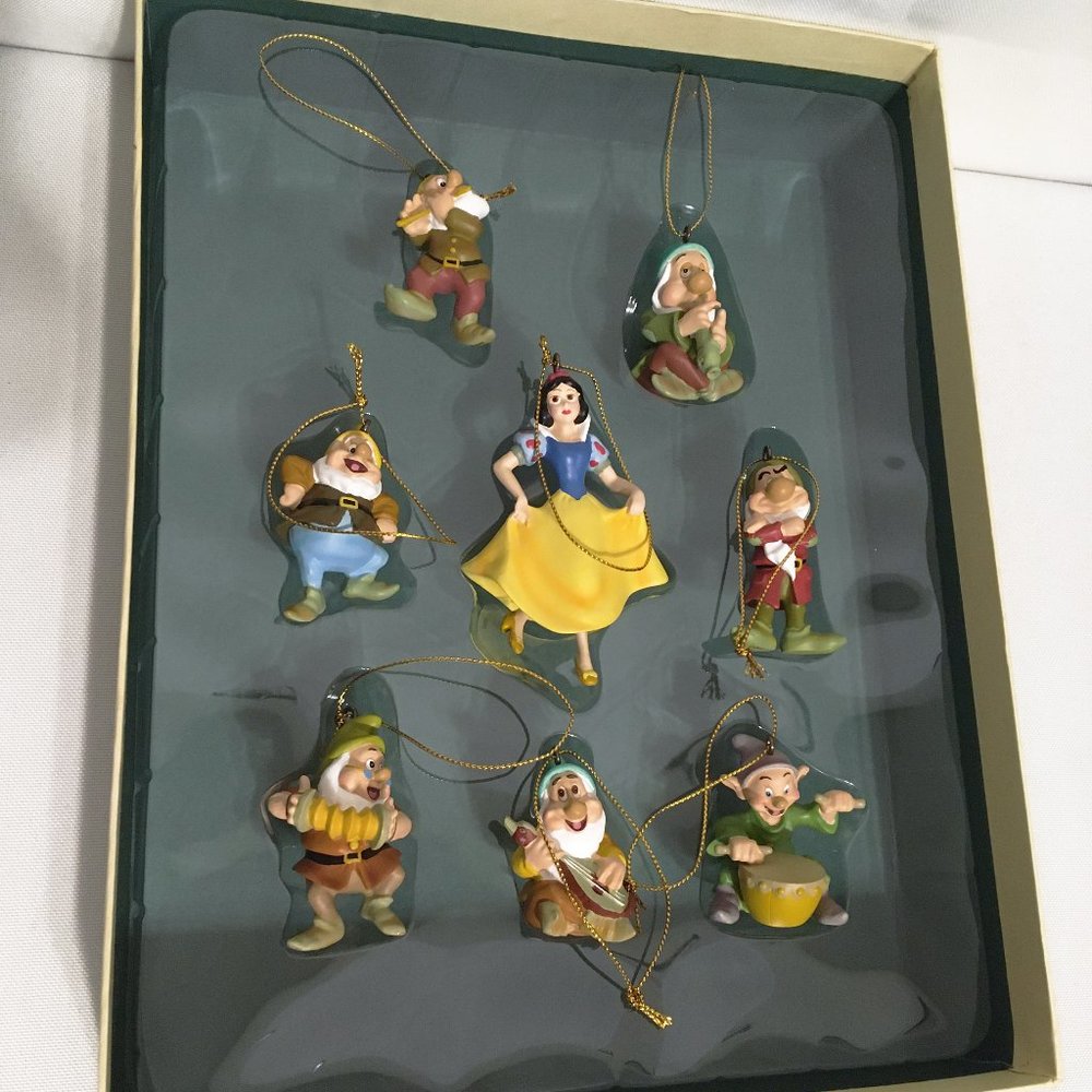 Disney Snow White & The Seven Dwarfs Storybook Christmas Collection Ornament Set